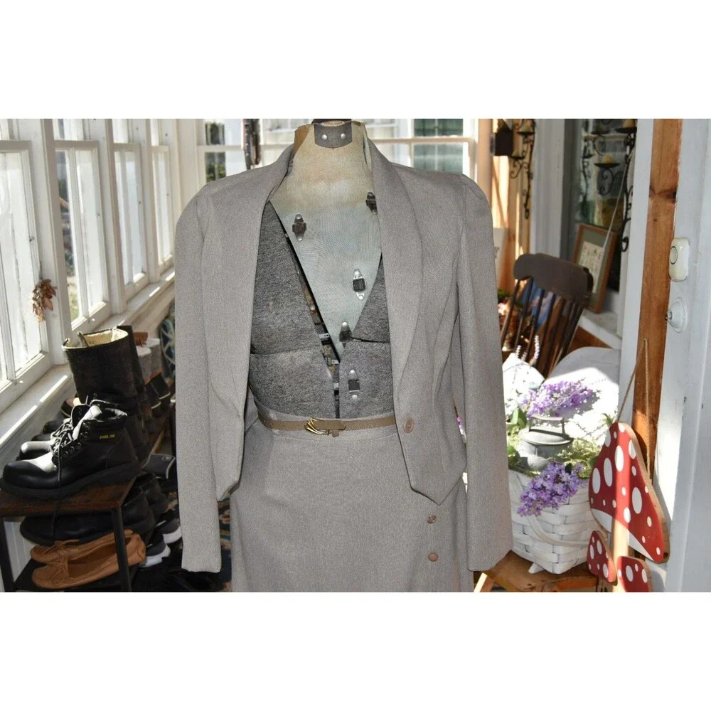 Vintage 1970s 2-Piece Skirt Suit Pencil Skirt Puffed Sleeves Beige Size Small